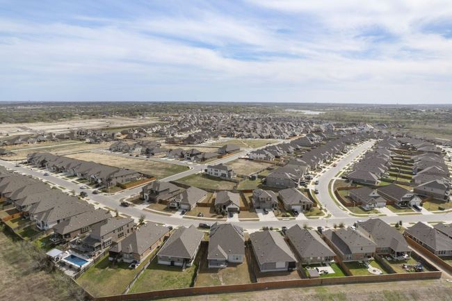 Bird's eye view with a residential view | Image 33