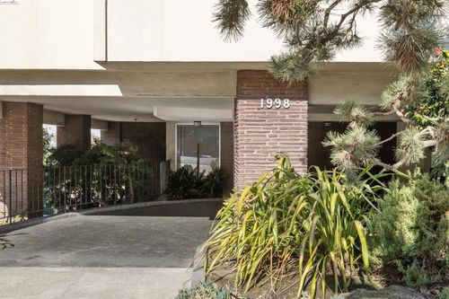 apt-202-1998 Pacific Ave, San Francisco, CA, 94109-2371 | Card Image