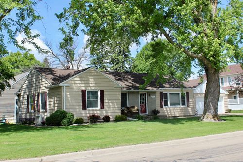 606 Center Ave N, Blooming Prairie, MN, 55917-1149 | Card Image