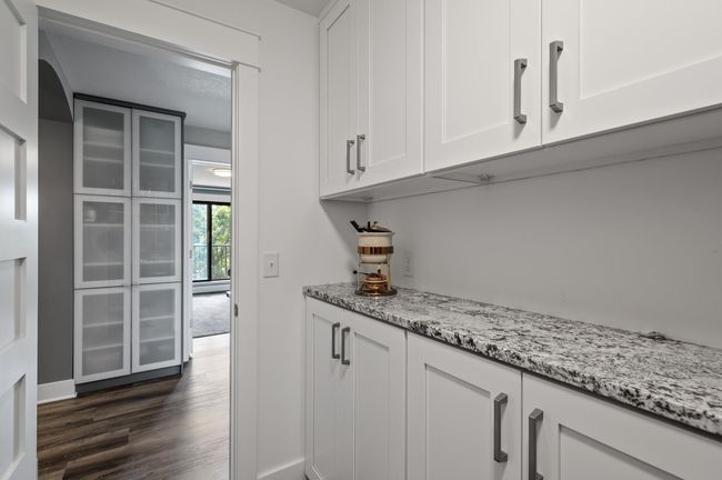 APT-514 - 10511 Cedar Lake Rd, Condo with 3 bedrooms, 2 bathrooms and null parking in Minnetonka MN | Image 16