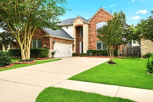 18431 W Laura Shore Dr, Cypress, TX, 77433-2489 | Card Image