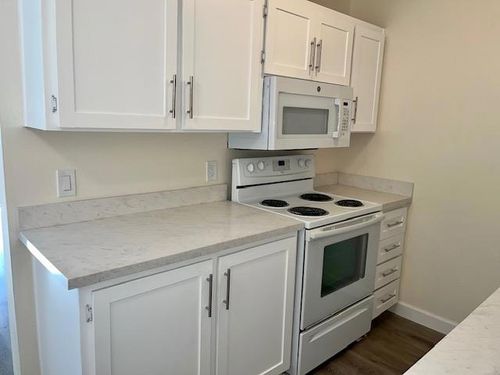 9-406 Boardwalk Ave, San Bruno, CA, 94066-2061 | Card Image