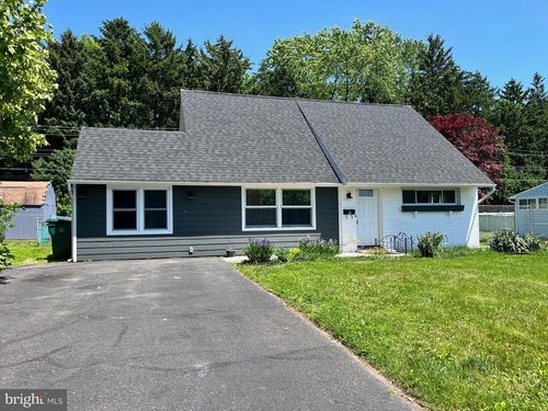 n-52 Kenwood Dr N, LEVITTOWN, PA, 19055-2442 | Card Image