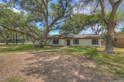 1 Mission Dr, House other with 3 bedrooms, 2 bathrooms and null parking in New Braunfels TX | Image 3