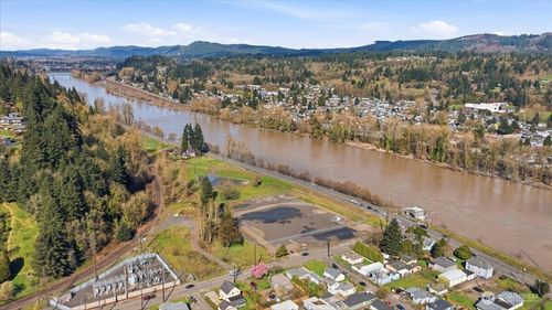 101 Fishers Ln, Kelso, WA, 98626-1703 | Card Image