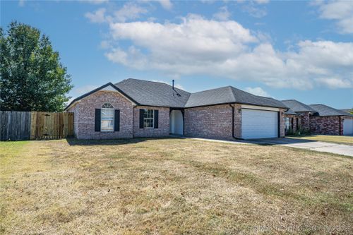 11008 E 120th Street N, Collinsville, OK, 74021 | Card Image