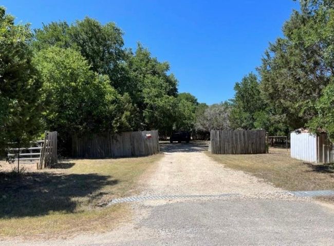 250 Rolling Oaks Dr, Home with 0 bedrooms, 0 bathrooms and 4 parking in Driftwood TX | Image 5