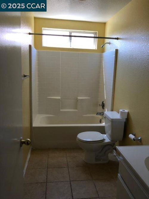 125 Asusena Dr, Palmdale, CA, 93550-2150 | Card Image