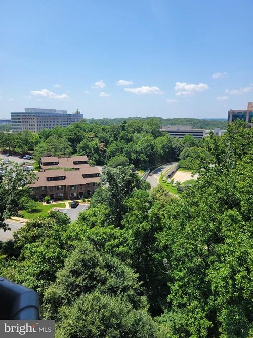 unit-908-8370 Greensboro Dr, MCLEAN, VA, 22102-3523 | Card Image