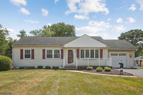 18 Edgewood Ter, Bridgewater, NJ, 08807-2502 | Card Image