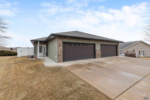 1222 E Oakland St, Rapid City, SD, 57701-5864 | Card Image