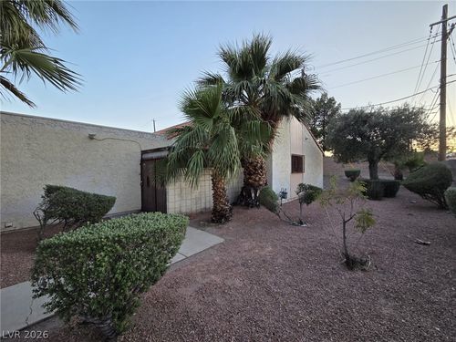 3317 Racquet St, Las Vegas, NV, 89121-4028 | Card Image