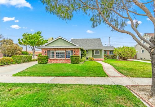 6021 Apache Rd, Westminster, CA, 92683-1915 | Card Image