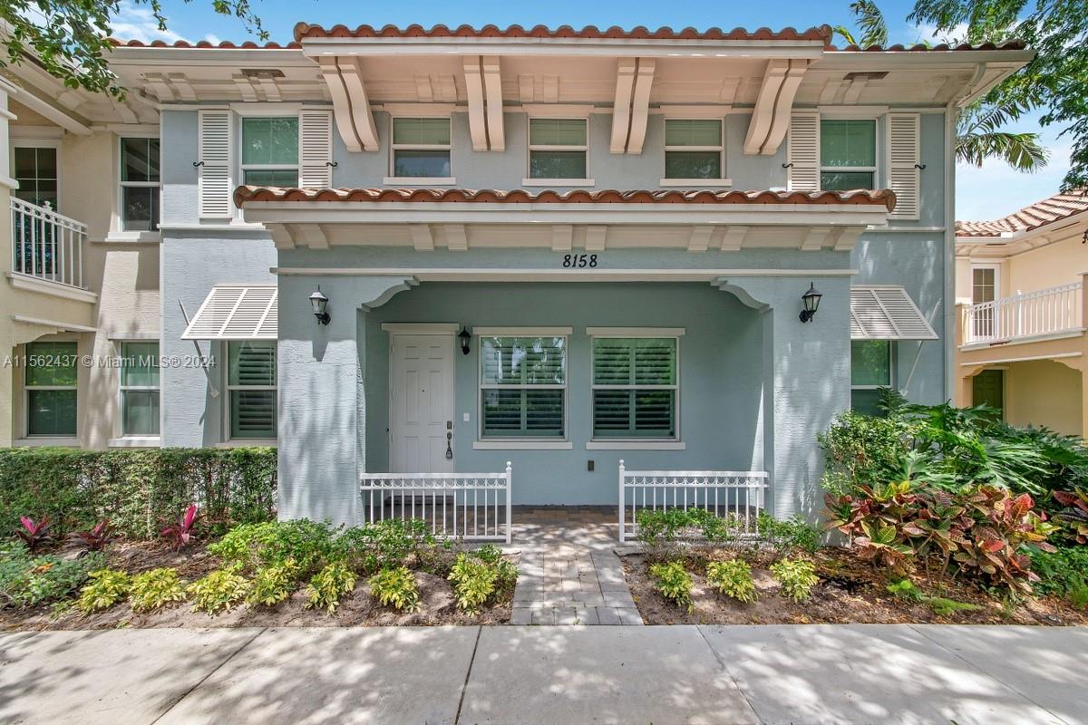 Cascada Isles Dr, Hollywood, FL 33024