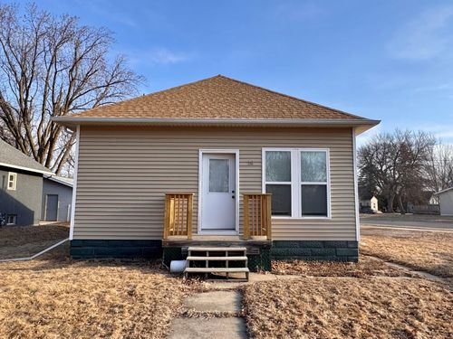 28 Morgan St, Tracy, MN, 56175-1320 | Card Image