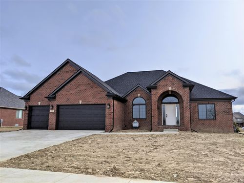 8199 Hunters Ridge Dr, Newport, MI, 48166-7803 | Card Image
