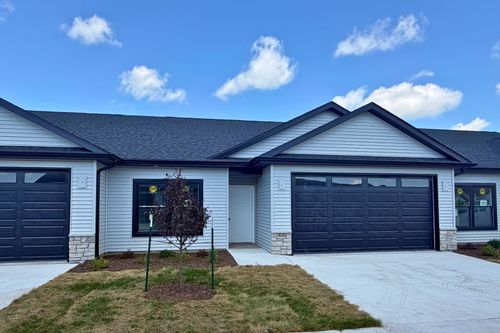 102-1704 Redbud Cir, Eldridge, IA, 52748 | Card Image