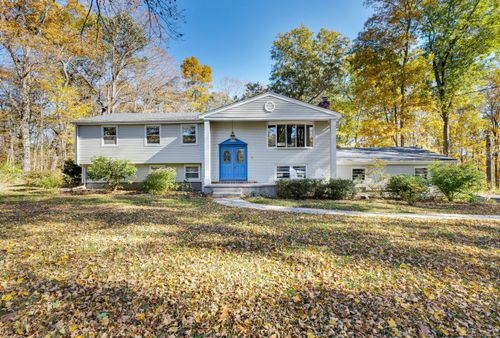 54 Coachlamp Ln, Guilford, CT, 06437-1930 | Card Image