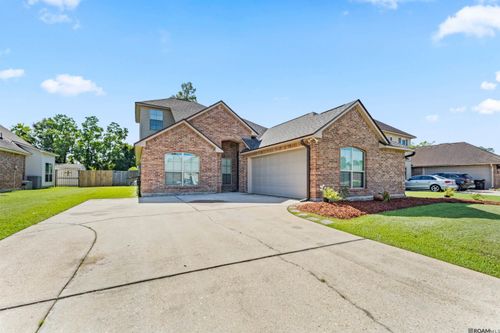 10063 Montrachet Dr, Baton Rouge, LA, 70817-7483 | Card Image