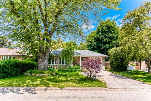 3 Cartier Cres, Richmond Hill, ON, L4C2M9 | Card Image