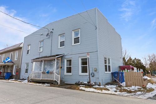 15 Rue St Isidore, Home with 1 bedrooms, 1 bathrooms and null parking in Salaberry de Valleyfield QC | Card Image