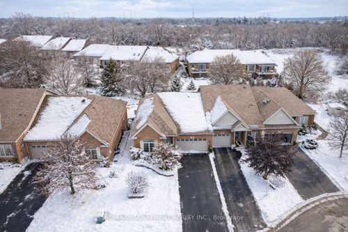 13 Iron Bridge Crt, Caledonia, ON, N3W0A4 | Card Image