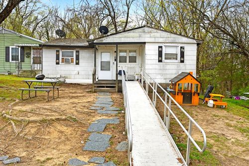 411 Longwood Ave, Farmville, VA, 23901 | Card Image