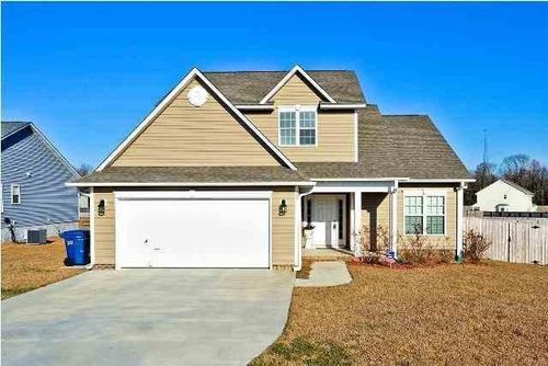 407 John Deere Ct, Richlands, NC, 28574-8001 | Card Image