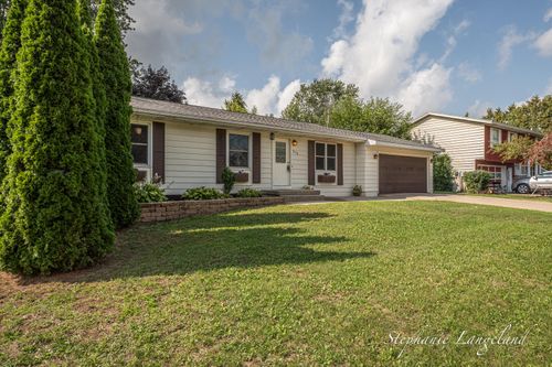276 Homer Ln, Coopersville, MI, 49404-1148 | Card Image