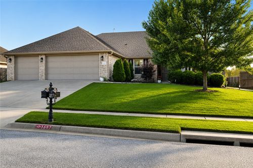1687 S Harding Pl, Fayetteville, AR, 72701-7030 | Card Image