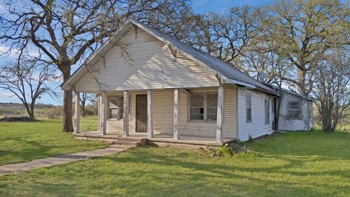 202 Johns Dr, Chico, TX, 76431-2729 | Card Image
