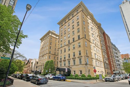 306-70 Scott St, Chicago, IL, 60610-5233 | Card Image