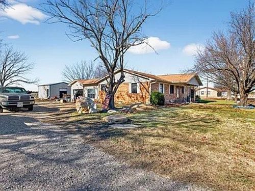 801 N Main St, Dodd City, TX, 75438-5222 | Card Image