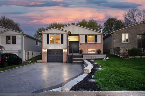 108 Armitage Dr, Newmarket, ON, L3Y5L7 | Card Image