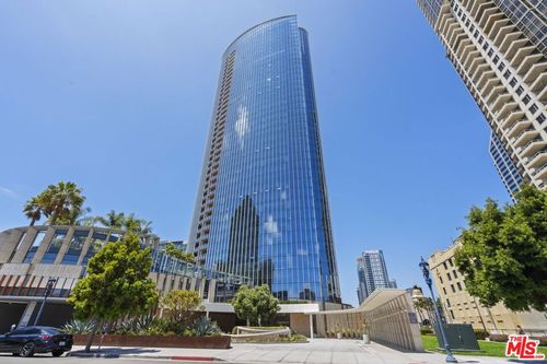 202-888 W E Street, San Diego, CA, 92101 | Card Image