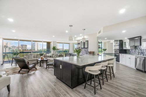 406-1900 Consulate Pl, West Palm Beach, FL, 33401-1816 | Card Image