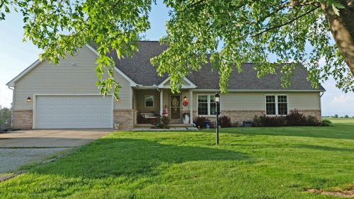 29 N Deer Lk, Villa Grove, IL, 61956-9622 | Card Image