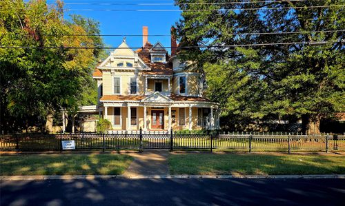802 Fitzhugh Ave, Paris, TX, 75460-3079 | Card Image