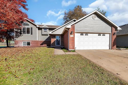 10214 W Prairie Woods St, Wichita, KS, 67209-3907 | Card Image