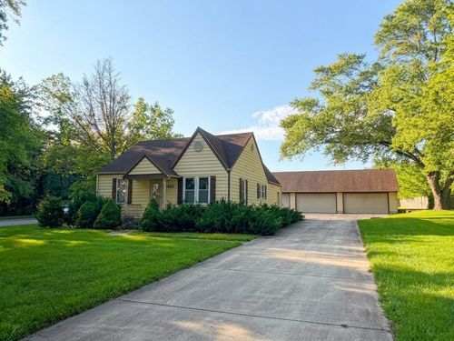 925 W Spring St, South Elgin, IL, 60177-1427 | Card Image