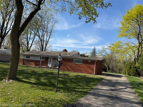31720 N Marklawn Street, Farmington Hills, MI, 48334 | Card Image