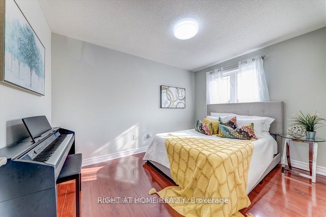 5 Hollier Dr, House attached with 3 bedrooms, 3 bathrooms and 1 parking in Ajax ON | Image 19
