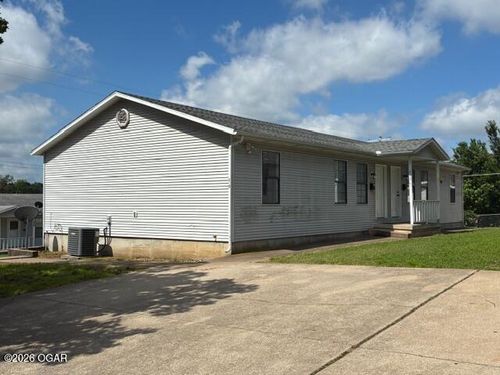 230 S Saint Charles Avenue, Joplin, MO, 64801 | Card Image