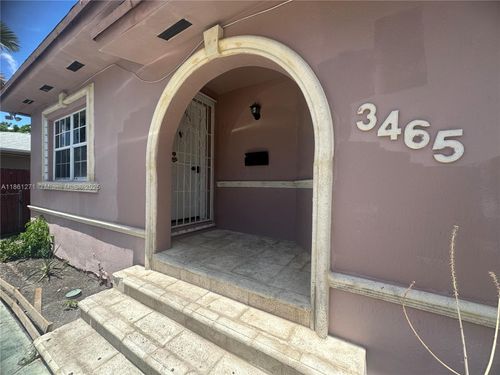 front-3465 Nw 5th St, Miami, FL, 33125-4001 | Card Image