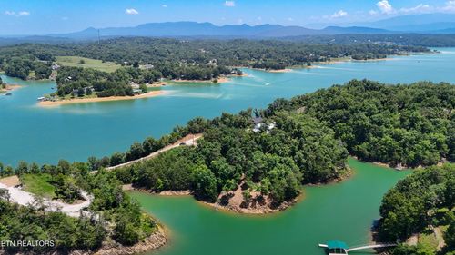 2 Lake Oaks Way, Sevierville, TN, 37876 | Card Image