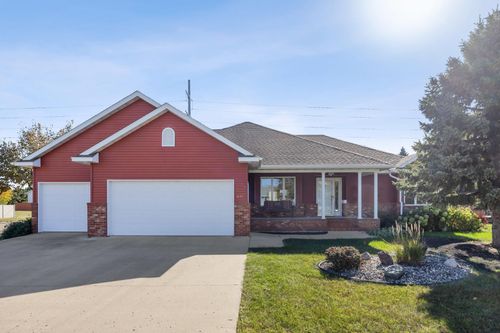 631 15th Ave E, West Fargo, ND, 58078-4015 | Card Image