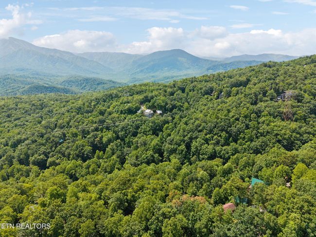 860 Heiden Dr, House other with 2 bedrooms, 2 bathrooms and null parking in Gatlinburg TN | Image 37