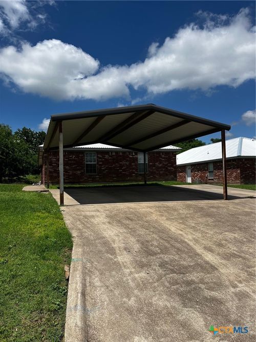 805 E Avenue I, Lampasas, TX, 76550-2000 | Card Image
