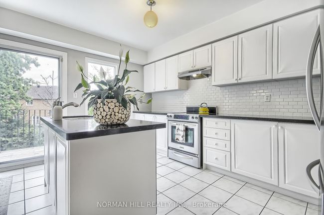 7 Bridlepath St, House attached with 3 bedrooms, 4 bathrooms and 3 parking in Richmond Hill ON | Image 10