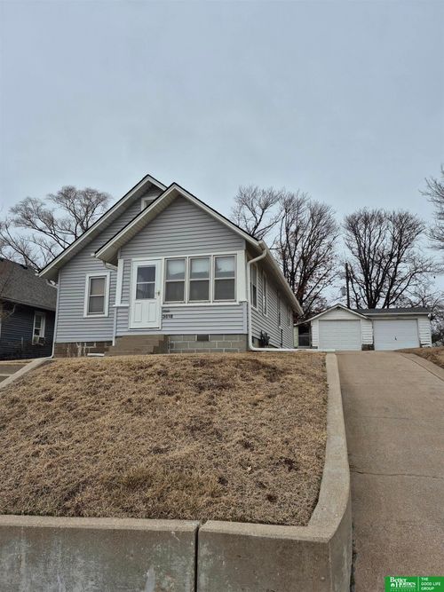 3616 Grover St, Omaha, NE, 68105-3918 | Card Image